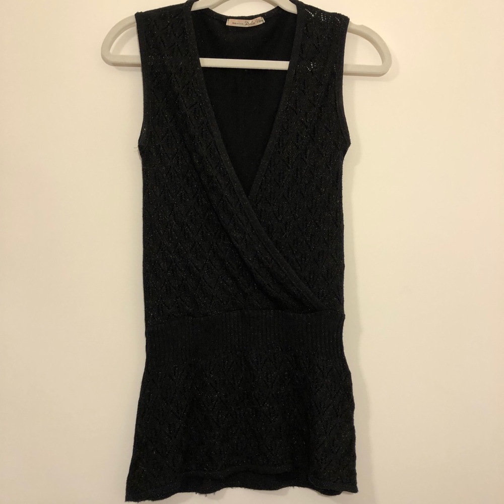 Dolce Vita black sleeveless sweater V neck